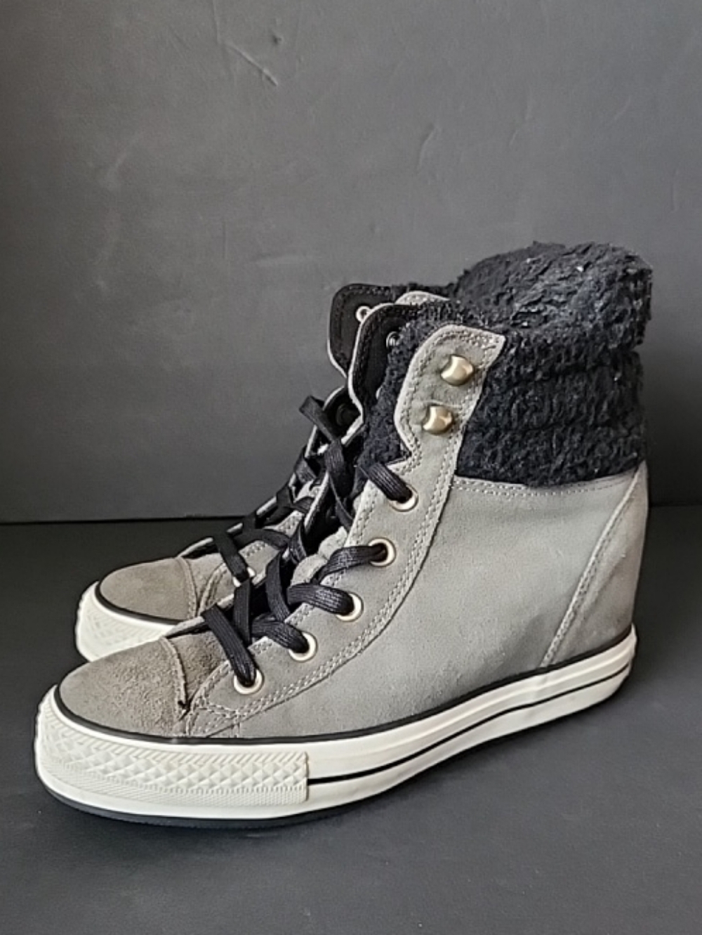 Converse CT All-Stars Hidden Wedge Shoes Size 9 Sherpa Lined Olive / Black
